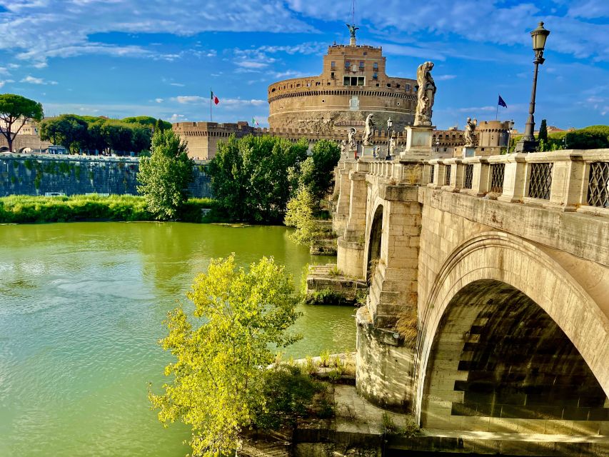 Rome: Castel Sant'Angelo and Hadrian's Tomb Guided VIP Tour - Meet Outside and Get Oriented Fast by the Tiber