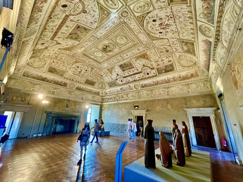 Rome: Castel Sant'Angelo and Hadrian's Tomb Guided VIP Tour - Sant’Angelo Bridge: A Nearby Sight With Photo Value