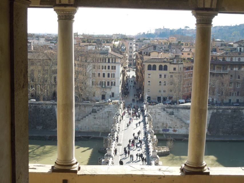 Rome: Castel Sant'Angelo Skip the Line Private Tour - Meet at the bridge end and start with the right rhythm