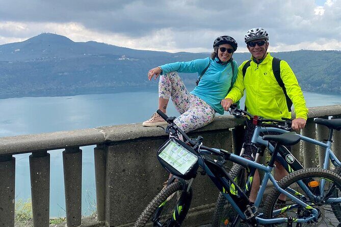 Rome: Castelli Romani Day Trip by Train and E-Bike - The guide experience: what makes the day feel personal