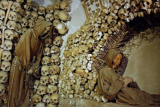 Rome Catacombs Capuchin Crypts with Rome city semi pvt tour - Your 2-hour plan in Rome (3:00 pm start makes sense)