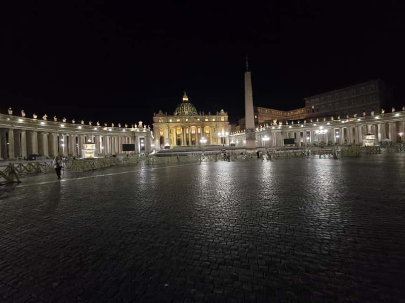 Rome: City Center Private Tour With Tuk-Tuk - Colosseum and Roman Forum: seeing the ancient center without getting swallowed