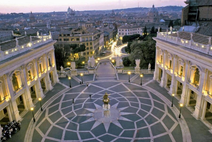 Rome: City Highlights Walking Tour with Local Guide - Piazza Venezia and the Vittoriano: the modern monument with ancient gravity