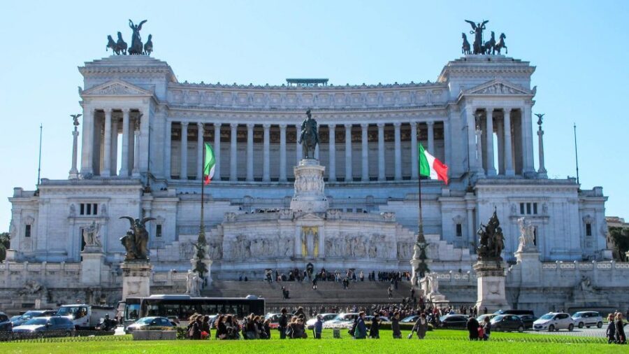 Rome: City Highlights Walking Tour with Local Guide - Timing, pace, and where you end up after 2.5 hours