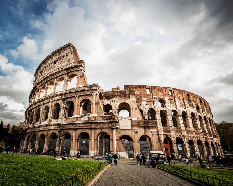 Rome: Colosseum Arena Floor, Roman Forum & Palatine Tour - The Arch of Titus and Constantine: using monuments as a timeline