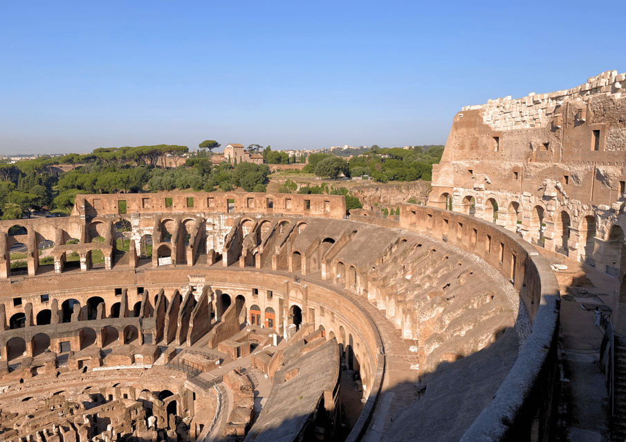 Rome: Colosseum Arena & Roman Forum Small Group Tour - Entering the Colosseum: the guided 15-minute start