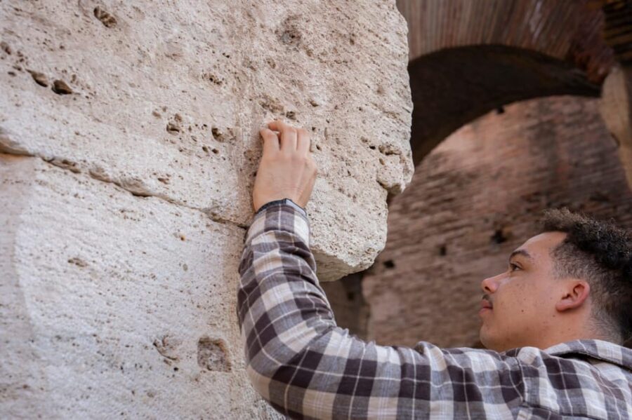 Rome: Colosseum, Forum, & Palatine Hill Entry & Audioguide - Your phone audioguide: how to use it without losing time