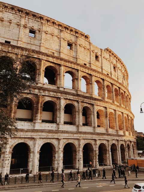 Rome: Colosseum, Forum, Palatine with Breakfast or Aperitif - Colosseum access: manage the 2-hour gap