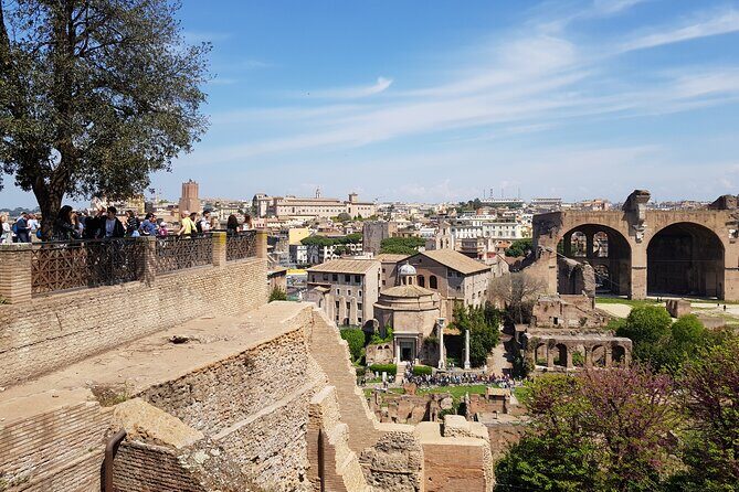 ROME: colosseum gladiator arena forum& palatine guided tour - Palatine Hill: the “first nucleus” that turns into imperial Rome