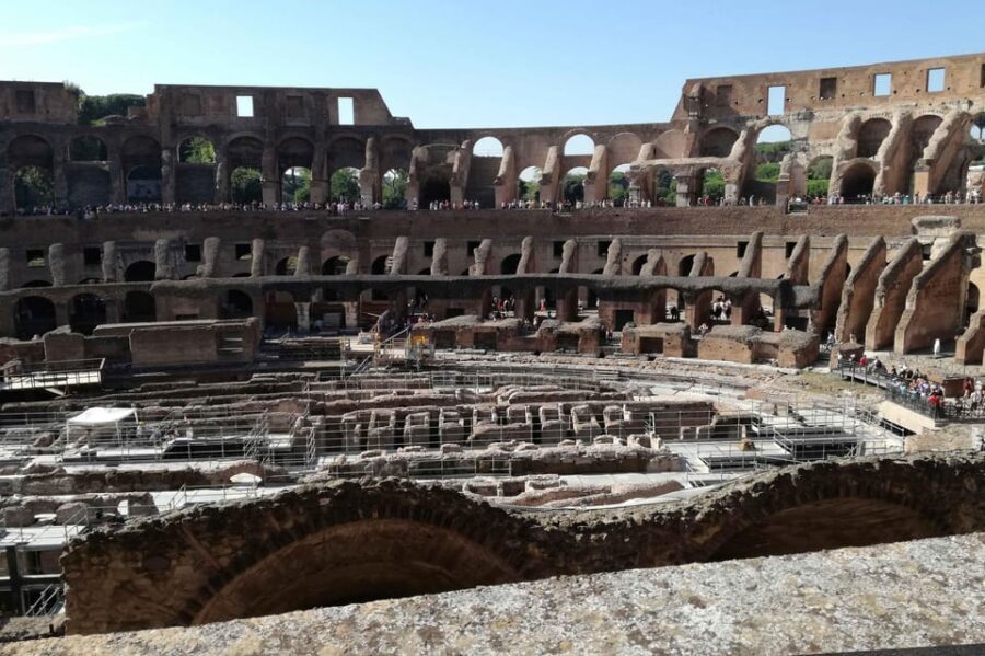 Rome: Colosseum, Roman Forum & Palatine Hill Tour - Palatine Hill: Romulus legend, elite homes, and top views