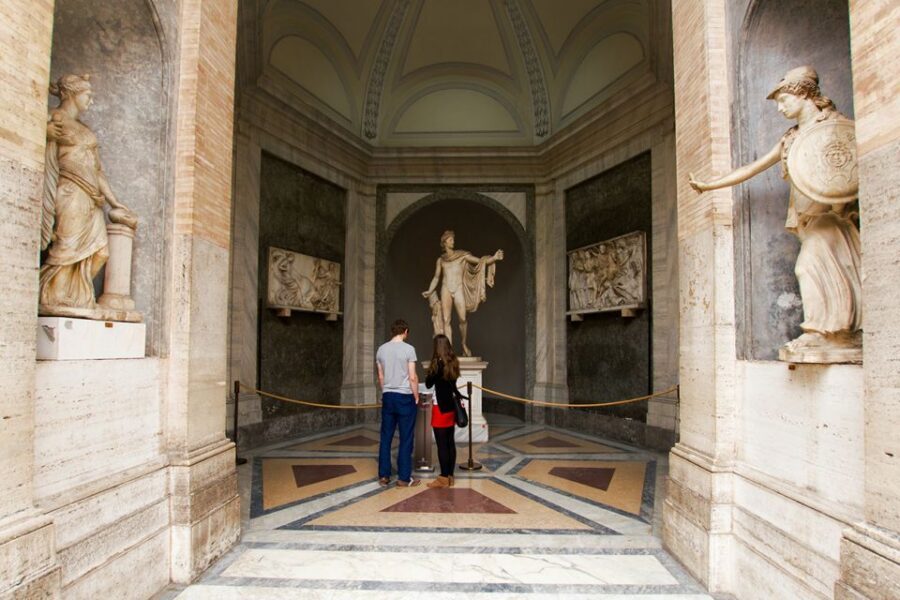 Rome: Colosseum, Vatican Museums & Historic Center in a Day - Roman Forum overlook and lunch reset near the Colosseum
