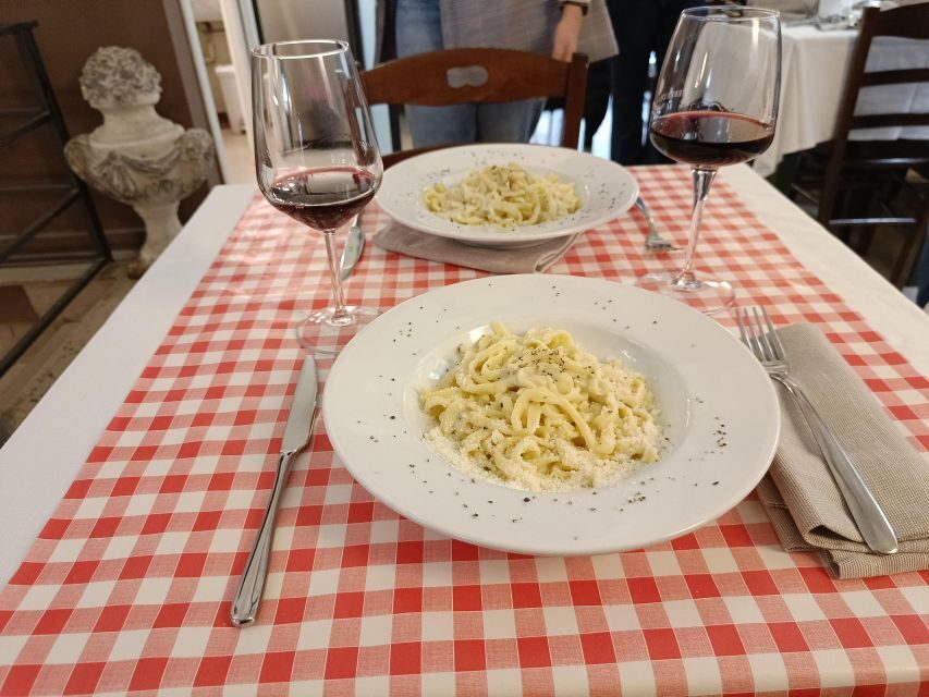 Rome Cooking Class: Handmade Tonnarelli Pasta & Tiramisu - Eating together at the osteria: why the end matters