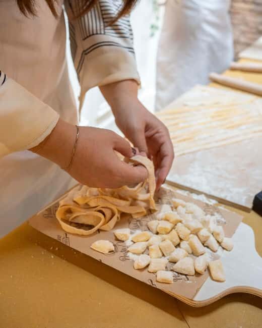 Rome: Cooking class with wine pairing at Come Na Vorta - Timing and logistics in Trastevere (so you don’t rush)