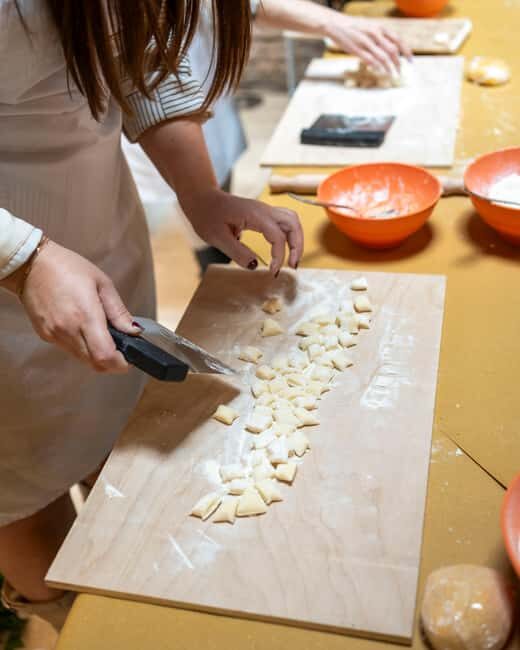 Rome: Cooking class with wine pairing at Come Na Vorta - FAQ