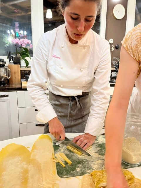 Rome - Cooking Experience in a Roman family in Trastevere - Trastevere pasta in a real kitchen: what you’re signing up for