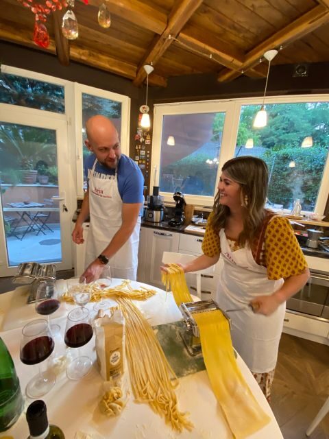 Rome - Cooking Experience in a Roman family in Trastevere - Meeting Ilaria at Via Garibaldi 39: arrive ready to start cooking