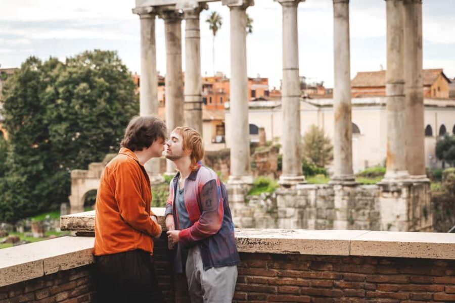 Rome: Couple Photoshoot Experience LGBTQ+ Friendly - What to expect during your session: comfort, guidance, and real posing