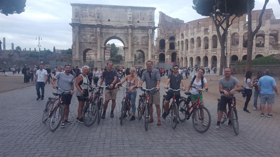 Rome: Cycling through Eternity - Starting at Via dei Serpenti: the ride begins fast