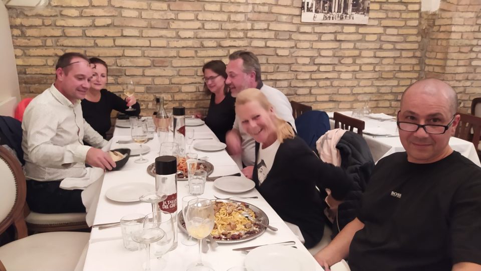 Rome: Dinner Experience in the Jewish Roman Ghetto - The 2.5-Hour Flow: Wine, Conversation, and a Cozy 1400s Setting