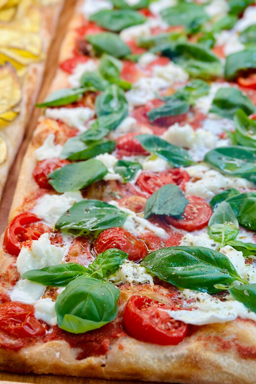 Rome: Discover Trastevere Street Food Guided Tour - How the Guide Connects Food to Trastevere Streets