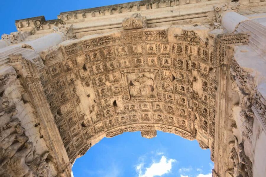 Rome: Domus Aurea Guided Tour and Virtual Reality Experience - Decoration and concrete: the two themes you’ll keep seeing