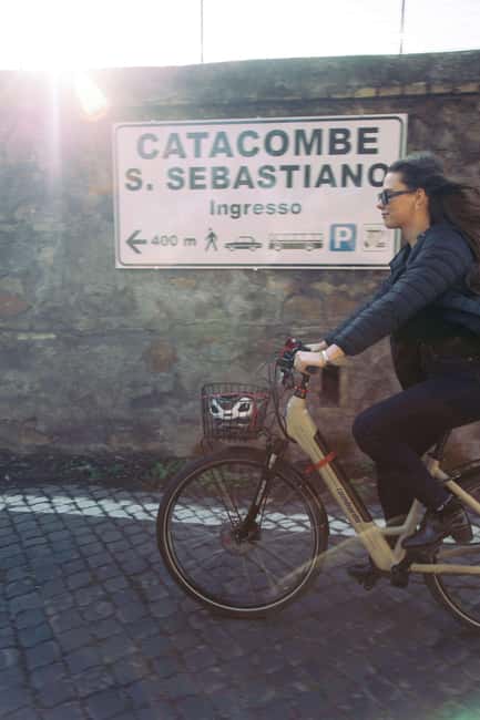 Rome: E-bike Tour From The Circus Maximus To The Catacombs - Caracalla’s Baths, Porta San Sebastiano, and the Aurelian Walls by bike