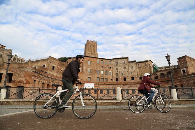 Rome E-Bike Tour – Premium Small Group with Local Guide - Colosseum area in 10 minutes: enough to want more