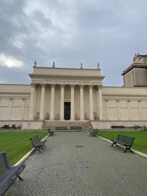 Rome: Escorted Entrance to the Vatican Museum - Meeting point and security: how to keep it smooth