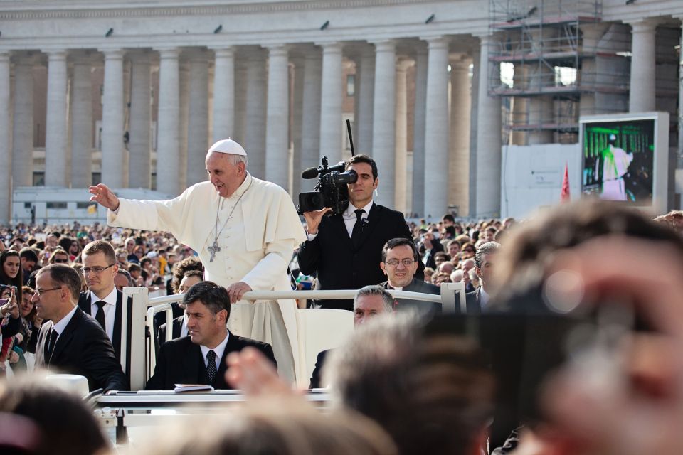 Rome: Escorted Papal Audience Experience with Entry Ticket - St. Peter’s Basilica walk-through: how it connects to the audience