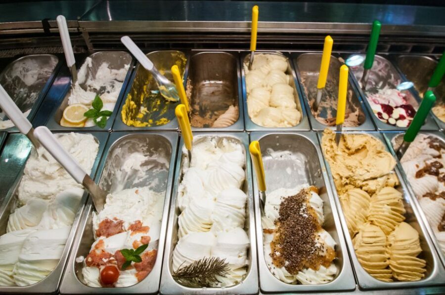 Rome: Espresso, Gelato and Tiramisù Tasting Tour - Tiramù at a Famous Pastry Counter: What Makes It Right