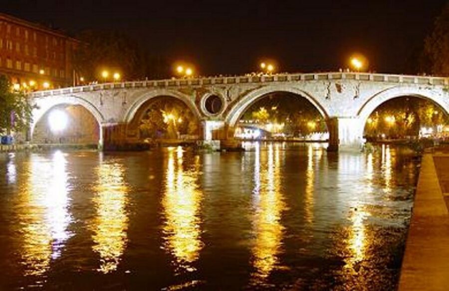 Rome Evening Walking Tour - The best reason to do Rome after dark: the mood