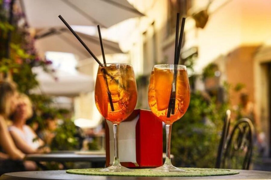 Rome: Evening Walking Tour with Cocktails and Local Guide - Castel Sant’Angelo to spritz in hand: where the evening starts