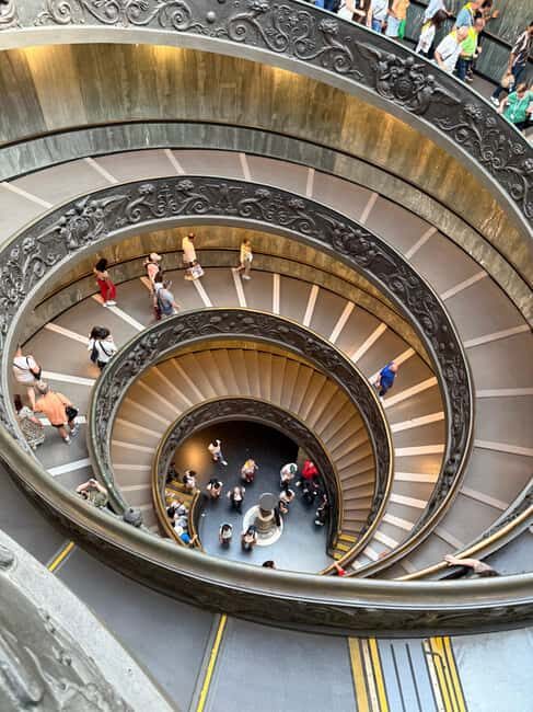 Rome: Fast-Track Ticket to Vatican Museum & Sistine Chapel - The path to the Sistine Chapel: when to slow down