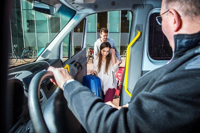 Rome Fiumicino Airport (FCO) Private Departure Transfer from Rome City Hotels - No extra stops: what “direct to the airport” really means