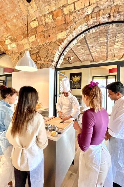 Rome: Five Shapes of Pasta Cooking Class in Ancient Tavern - Sauce time: two Italian sauces and why pairing them matters