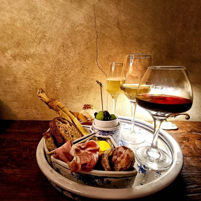 Rome Food Tasting with Wine Paring in Trastevere Experience - The Food Lineup: Cheeses, Cured Meats, Olives, and Roman Pizza