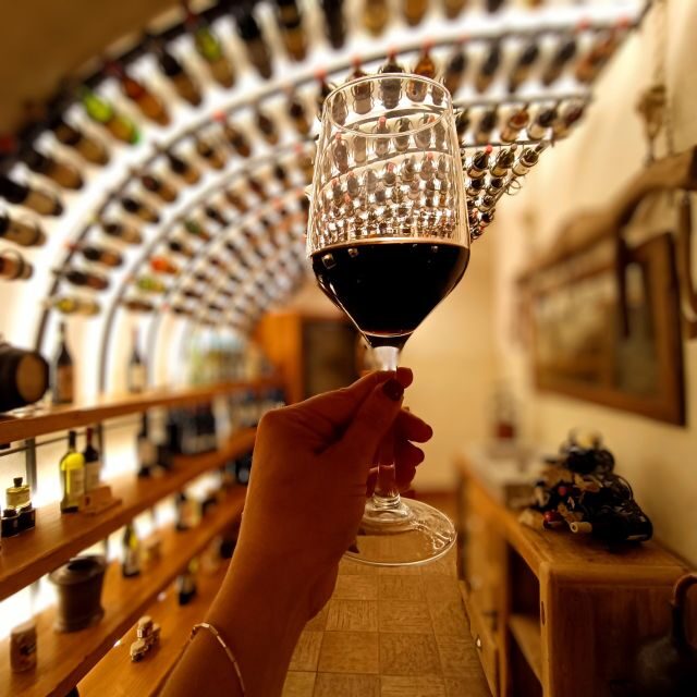 Rome Food Tasting with Wine Paring in Trastevere Experience - Wine Pairing That Actually Works (Prosecco First, Then Reds and Whites)