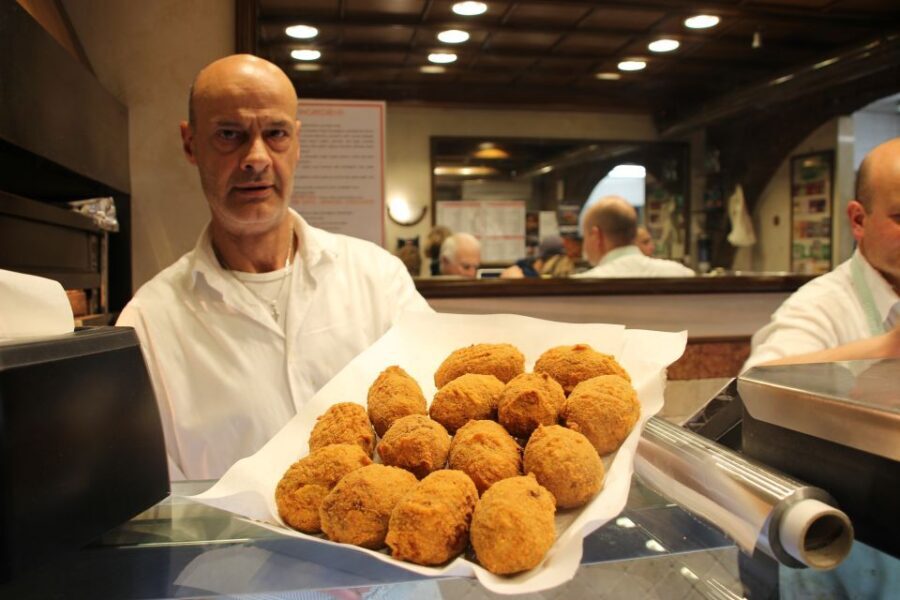 Rome: Food Tour and Wine Tasting in a Traditional Trattoria - Key highlights you’ll feel on day one
