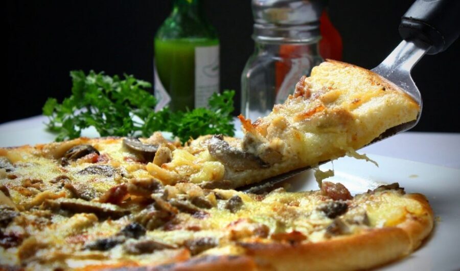 Rome: Food Tour and Wine Tasting in a Traditional Trattoria - Trastevere supper pace: why the neighborhood walk helps