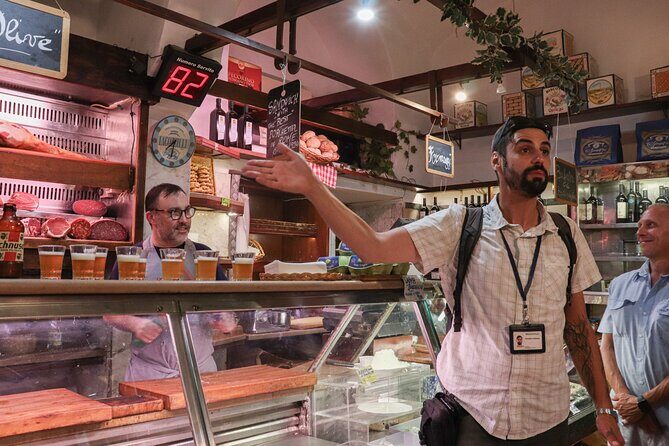 Rome Food Tour & Wine: Trastevere & Campo de' Fiori Like a Local - The 1.5 km Tiber walk: the “pause button” with St. Peter’s in view
