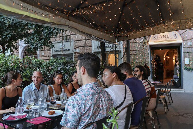 Rome Food Tour & Wine: Trastevere & Campo de' Fiori Like a Local - Piazza Trilussa for suppli al telefono: Rome’s fried rice-ball moment