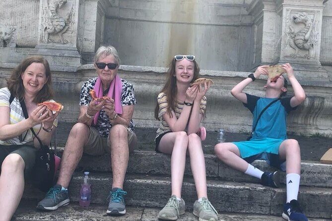Rome friendly Tour Gelato Pizza Football and PlayGround - Campo de’ Fiori: Pizza Tasting Plus the Ball That Creates Instant Friends