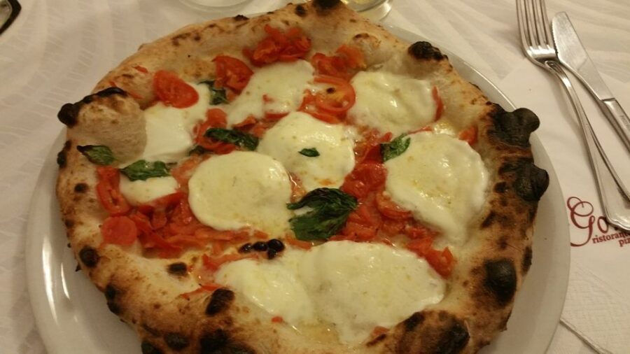 Rome: Gourmet Pizza at Sunset Near the Colosseum - Historical stores and local legends: how the guide makes it click