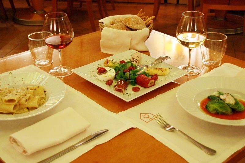 Rome: Gourmet Wine and Dine in a Luxury Restaurant - The aperitif setting: cellar floor (usually) and that first taste lesson