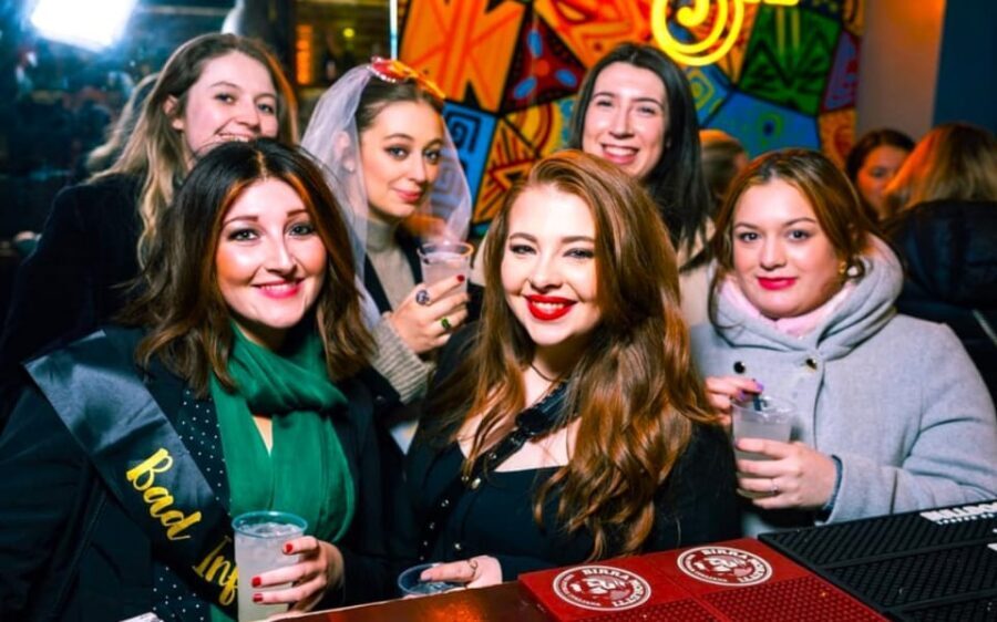 Rome: Guided Bar Crawl in Trastevere - Trastevere nightlife, guided on foot