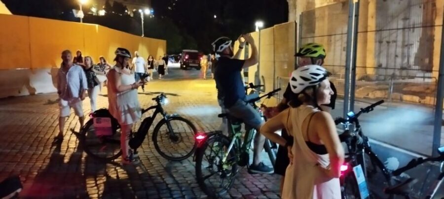 Rome: Guided eBike Evening Tour with italian Aperitif - Castel Sant’Angelo and San Pietro: nighttime lighting does the heavy lifting