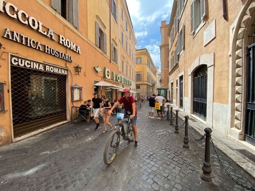 Rome :guided night e-bike tour with typical ice-cream - From the Tiber crossing to Campo de’ Fiori: your night compass