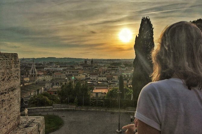 Rome: Guided Sunset E-Bike Tour – Historic Center - Rain, ponchos, and small comforts that prevent big headaches