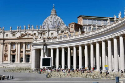 Rome: Guided Tour of St. Peter's Basilica, Grottoes & Square - Meeting Outside, Security Lines, and Getting Inside Without Stress