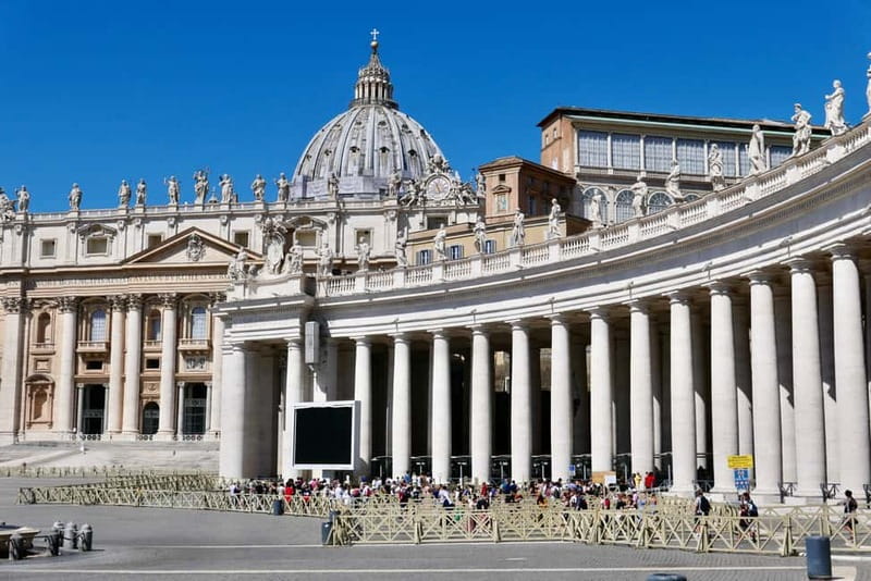 Rome: Guided Tour of St. Peter's Basilica, Grottoes & Square - Meeting Outside, Security Lines, and Getting Inside Without Stress